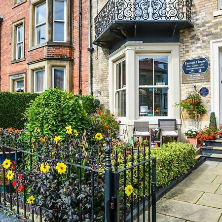 Pannett House Bed & Breakfast, Beautiful Victorian Residence Уитби Экстерьер фото